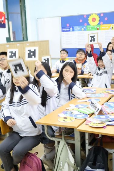 HỌC SINH LỚP 6 VỚI CHUYÊN ĐỀ  “SỬ DỤNG AN TOÀN THÔNG TIN TRÊN INTERNET”