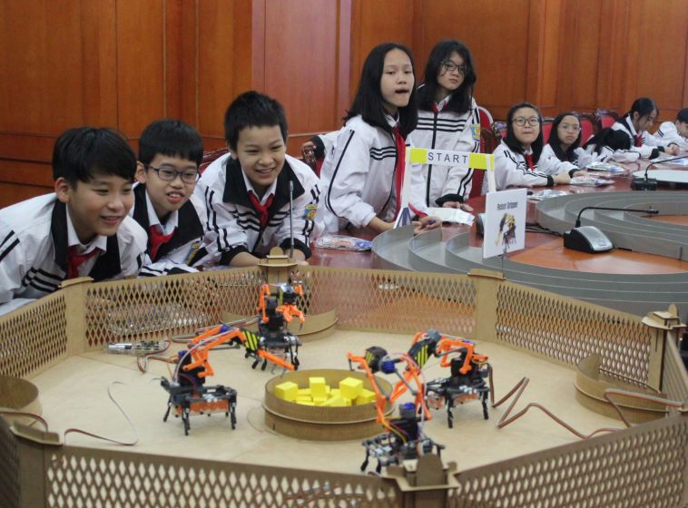 HOẠT ĐỘNG GIÁO DỤC - LỚP HỌC ROBOT